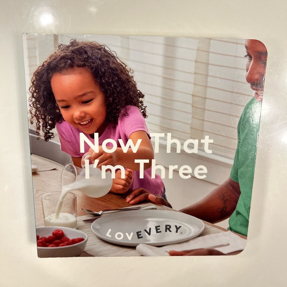LOVEVERY Kids Learning Book - Now That I'm Three